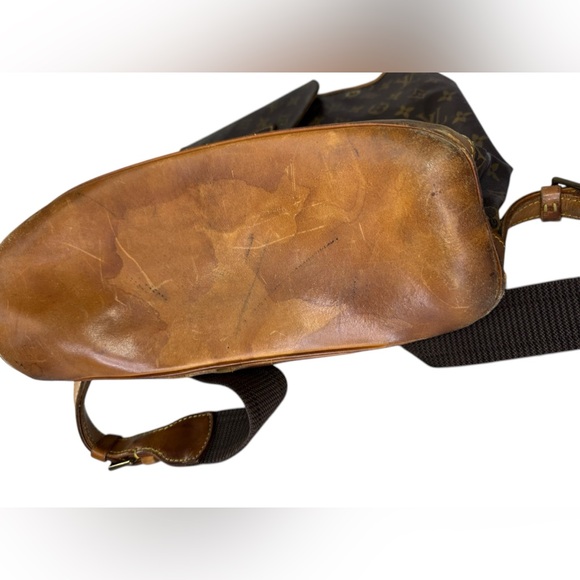 LOUIS VUITTON Monogram Montsouris GM Backpack - Picture 6 of 16